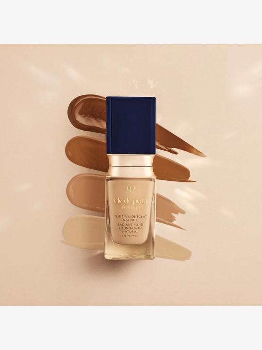 Produktbild Clé De Peau Radiant Fluid Foundation Natural BF00 (BF00 - Very Light Buff)