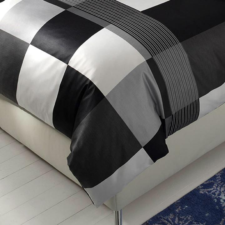 Produktbild Joop! Living Bettwäsche Plaza Squares Black (Bettwäsche Set, 135x200 cm + 80x80 cm)