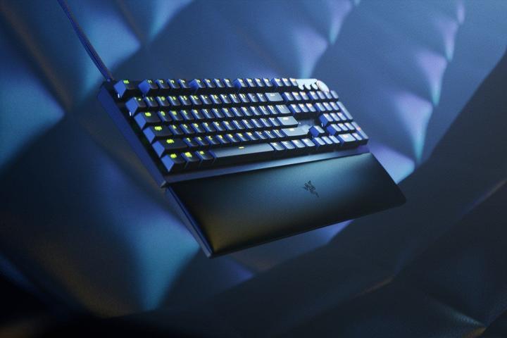 Actual product image Razer Huntsman V2 (US, Cable)