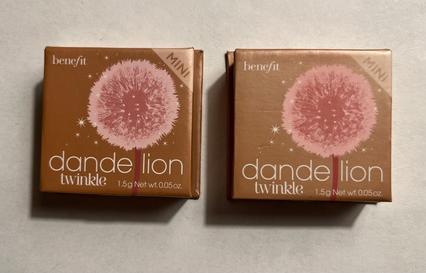Immagine prodotto BeneFit Cosmetics Scintillio del dente di leone (Rosa nudo tenue, Highlighter, 1.50 g)