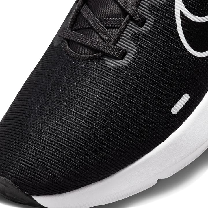 Produktbild Nike Herren Downshifter 12 Sneaker, Black/White-DK Smoke Grey-Pure Platinum, 39 EU (39)