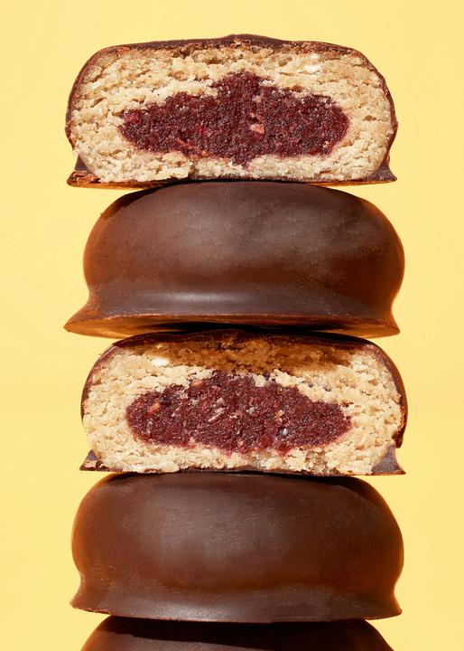 Actual product image KoRo Organic oat biscuit with raspberry filling and dark chocolate coating (480 g)
