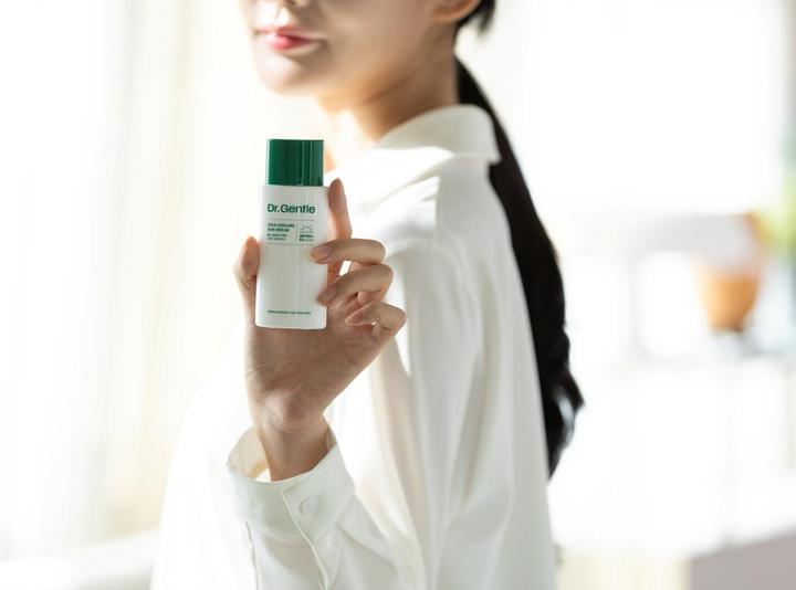 Actual product image Dr. Gentle CICA Cooling Sun Serum (Suntan cream, 50 ml)