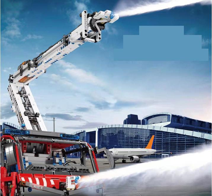 Actual product image Mould King Airport rescue vehicle