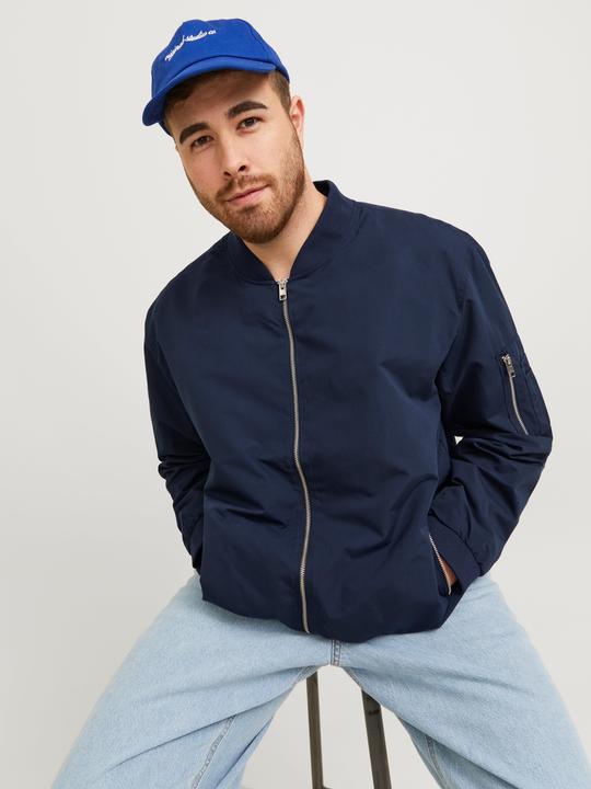 Produktbild Jack & Jones Leichte Plus Size Jacke (4XL)