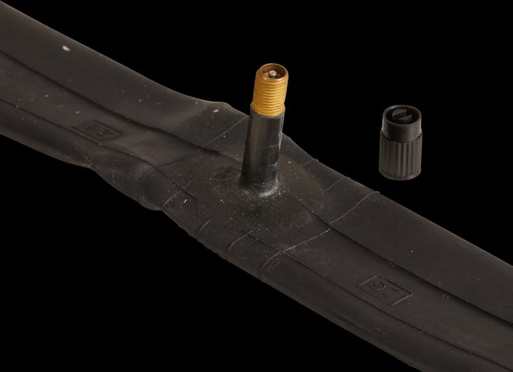 Produktbild Decathlon 26x1,7/2,2 SCHRADER AUTO REPAIR (Schrader (AV), 26")