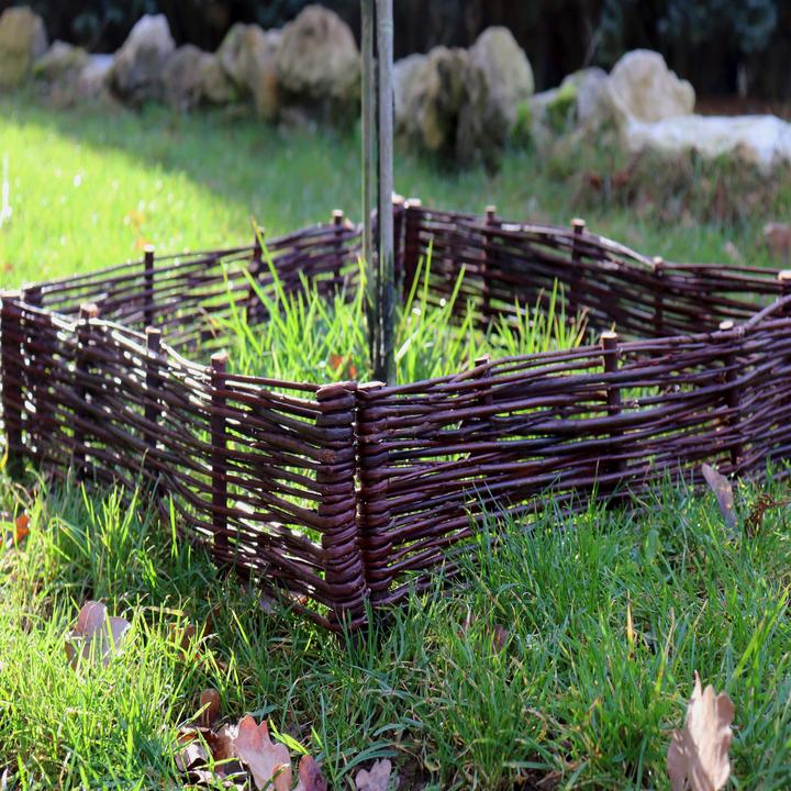 Actual product image Aquagart 4 Beeteinfassungen aus Weide 10x50cm I Beetbegrenzung /Weidenzaun zur Beetumrandung Rasenkante (50 cm)