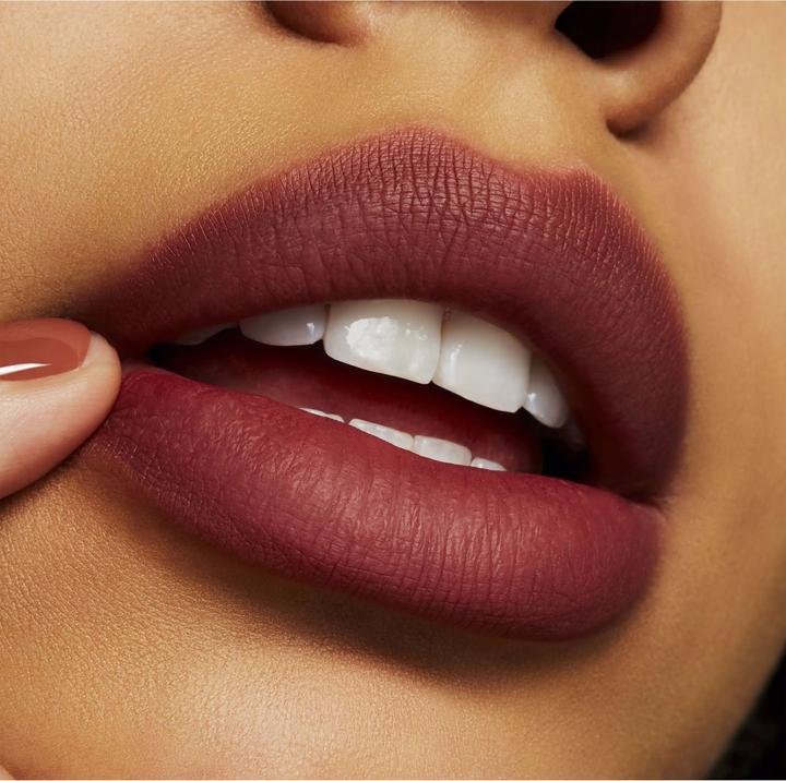 Produktbild MAC Cosmetics Powder Kiss Lipstick (Kinda Soar-ta)