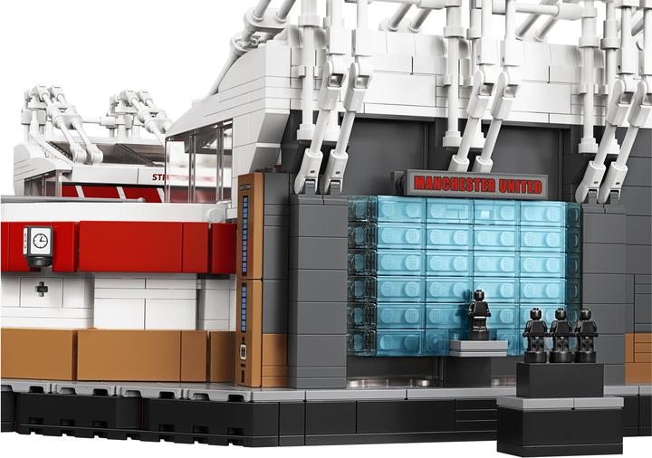 Image du produit LEGO Old Trafford - Manchester United (10272, LEGO Creator Expert, LEGO difficiles à trouver)