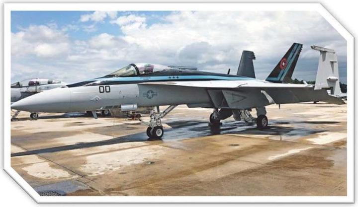 Produktbild Revell Top Gun 2