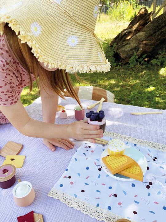 Actual product image small foot Picnic basket "tasty