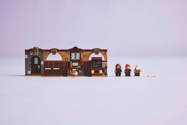 Immagine prodotto LEGO Schloss Hogwarts: Zauberkunstunterricht (76442, LEGO Harry Potter)