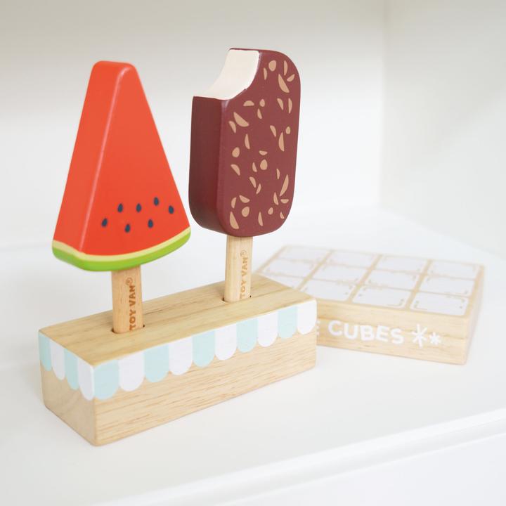Actual product image Le Toy Van Fridge Freezer / Fridge Freezer