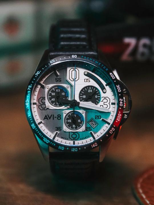 Actual product image AVI-8 AV-4077-01 P-51 Mustang Chronograph 43mm 5ATM (Analogue wristwatch, 43 mm)