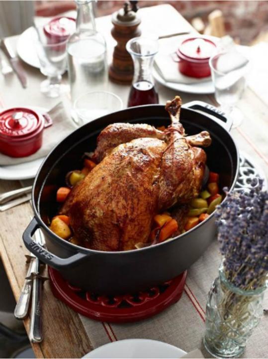 Actual product image Staub Cocotte (27 cm, Casserole + Stewpot, Cast iron, Enamel)