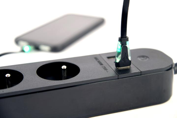 Actual product image Gembird Smart multiple socket outlet with USB charger 4 French sockets black (4 x, CEE 7/3, 1.50 m)