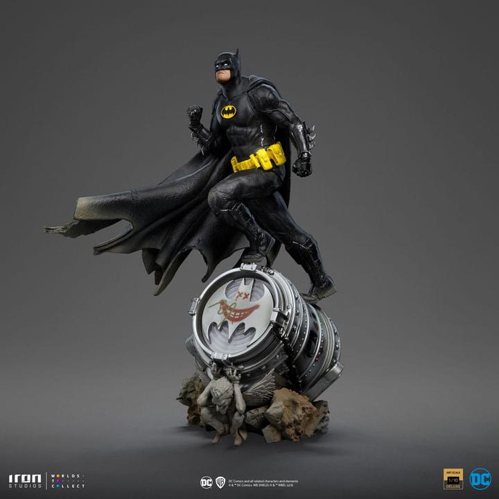 Actual product image Iron Studios DC Comics BDS Art Scale Statue 1/10 Batman Deluxe (Black Version Exclusive) heo EU Exclusive 30 cm