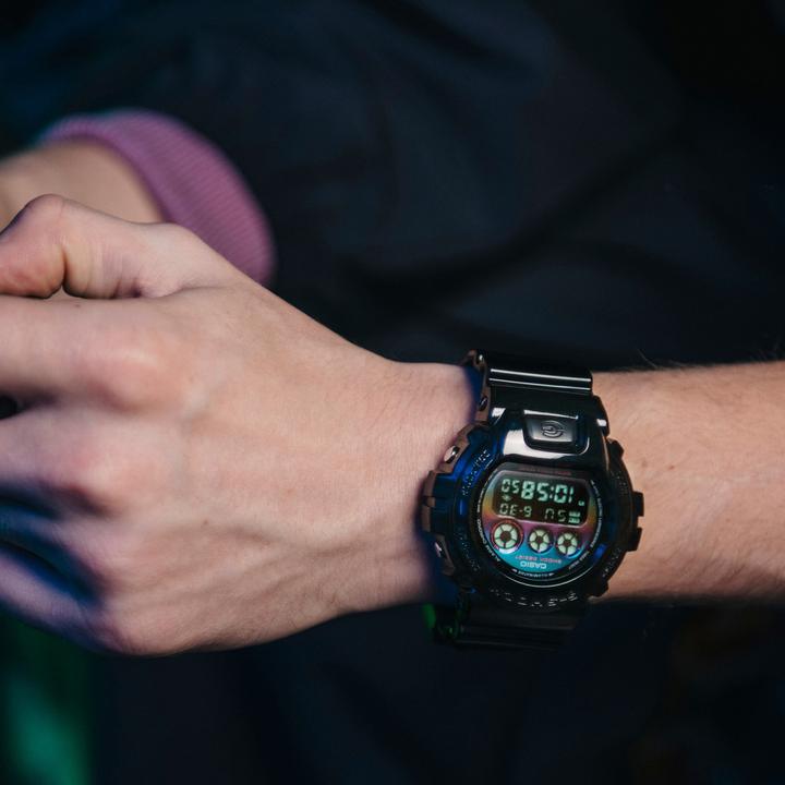 Produktbild Casio G-Shock DW-6900RGB-1ER (Digitaluhr, Chronograph, 50 mm)