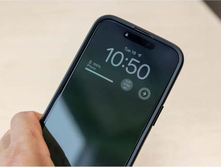 Actual product image Quad Lock Glass Screen Protector - Samsung Galaxy S23FE (1 Piece, Samsung Galaxy S23 FE)