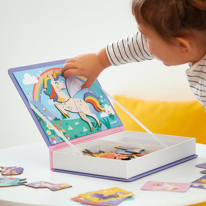 Produktbild Janod Magnetbuch Einhorn (Deutsch, Französisch, Italienisch, Englisch)