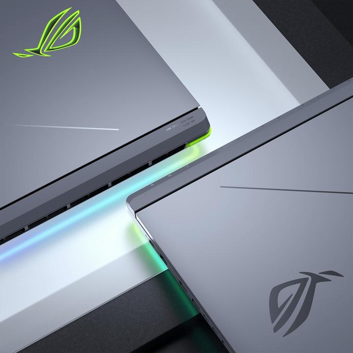 Image du produit ASUS ROG Strix G18 (18", Intel Core Ultra 9 275HX, 32 Go, 1000 Go, CH)