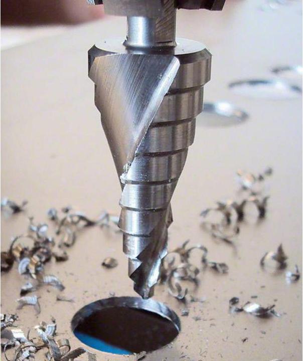 Produktbild Bosch Professional Zubehör Stufenbohrer HSS, für Kabelverschraubungen, M10-M40, 10 mm, 125,5 mm, 16 Stufen (10 mm)