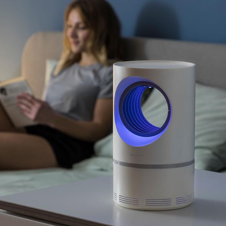 Actual product image InnovaGoods Anti-mosquito suction lamp