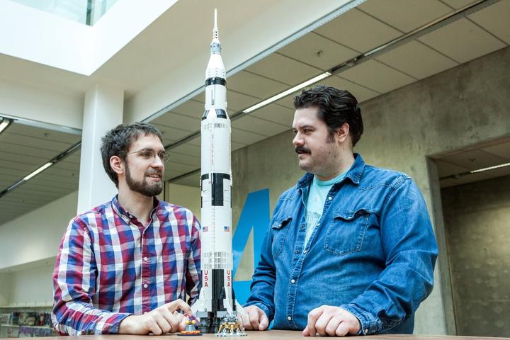 Immagine prodotto LEGO Saturno V Apollo della NASA (92176, LEGO Ideas, Set LEGO rari)
