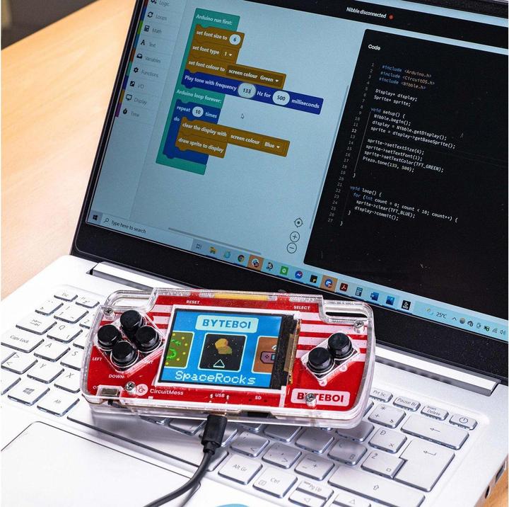 Actual product image CircuitMess ByteBoi - Retro Game Console - Electronics Kit (English)