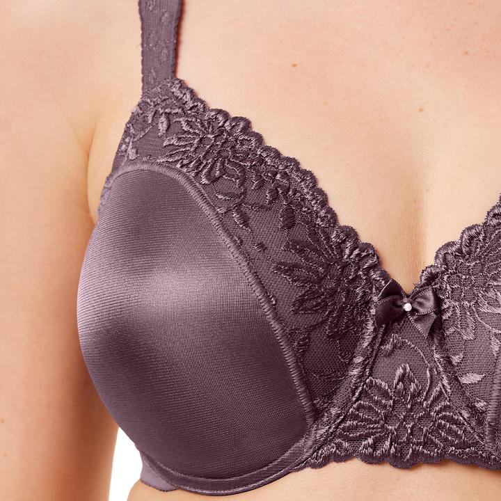 Actual product image Triumph Ladyform Soft W Minimizer Bra (85 C, Single pack)