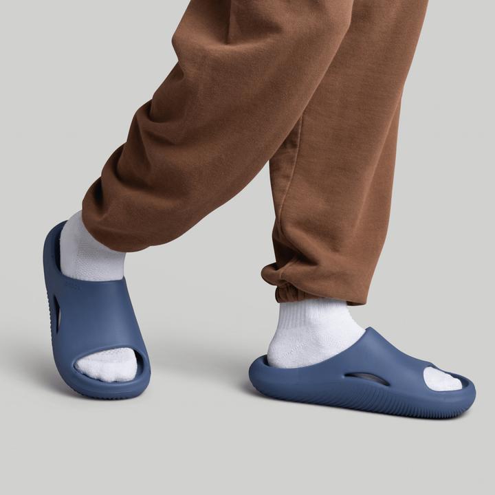 Actual product image Crocs Mellow Recovery Slide (45)