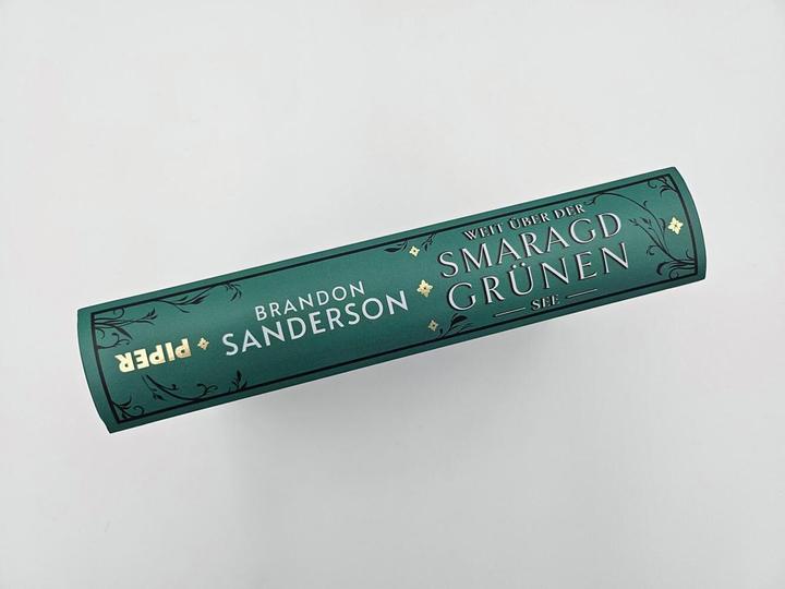 Produktbild Weit über der smaragdgrünen See (Deutsch, Howard Lyon, Simon Weinert, Brandon Sanderson, 2023)