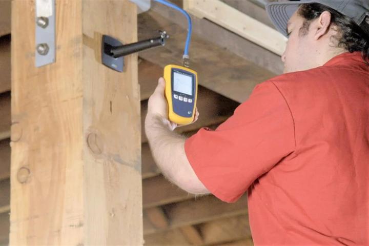 Image du produit Fluke Le PoETester MicroScanner, conçu pour les techniciens de câblage