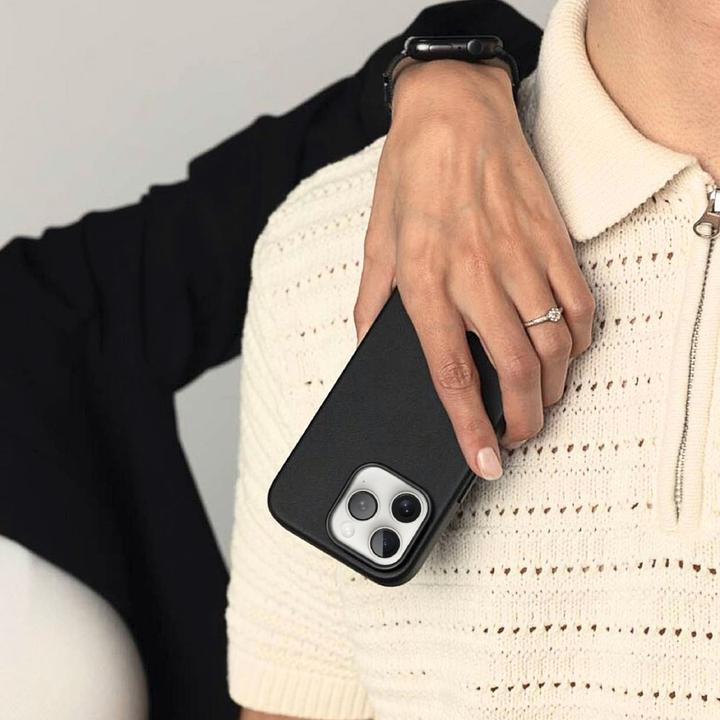 Actual product image Vonmählen Like Leather Case (Apple iPhone 16 Pro)