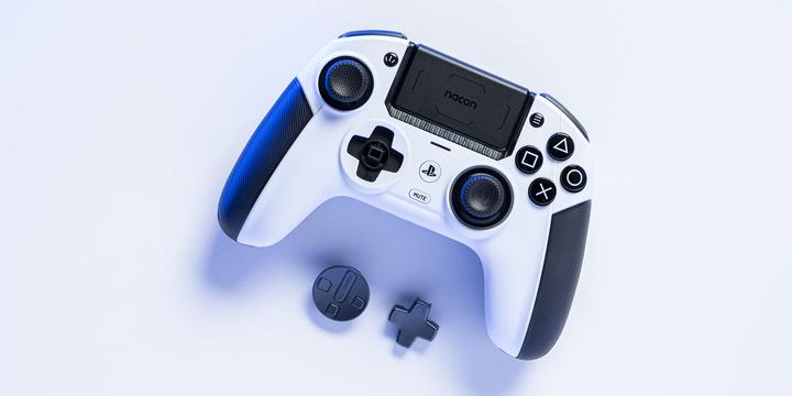 Actual product image Nacon Gaming Revolution 5 Pro (PC, PS4, PS5)