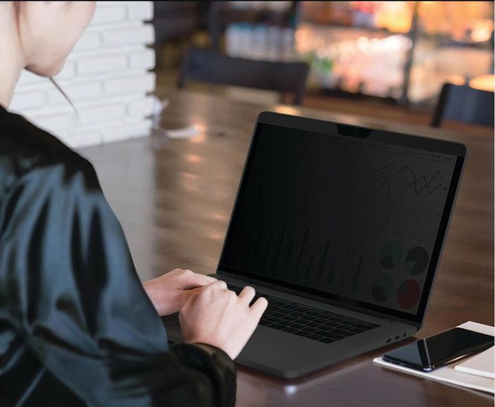 Actual product image Kensington Privacy Plg MB Pro 13" ret (2429.41")
