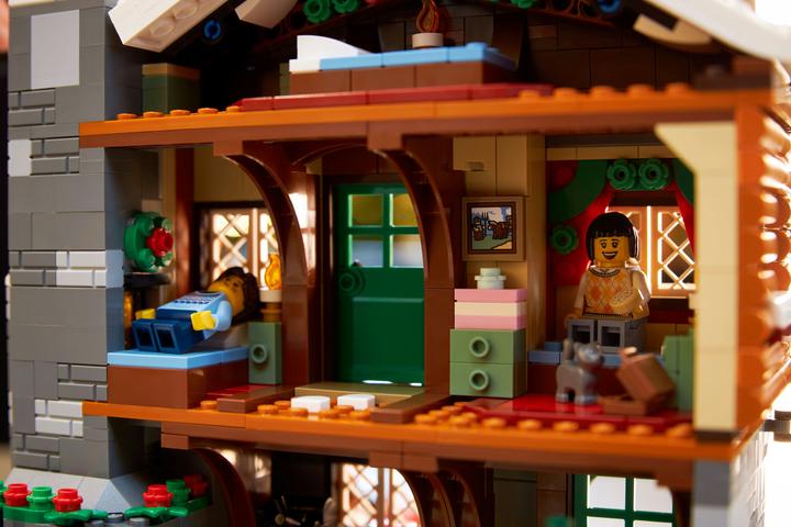 Image du produit LEGO Icônes chalet d'alpage (10325, LEGO Icons, LEGO difficiles à trouver)