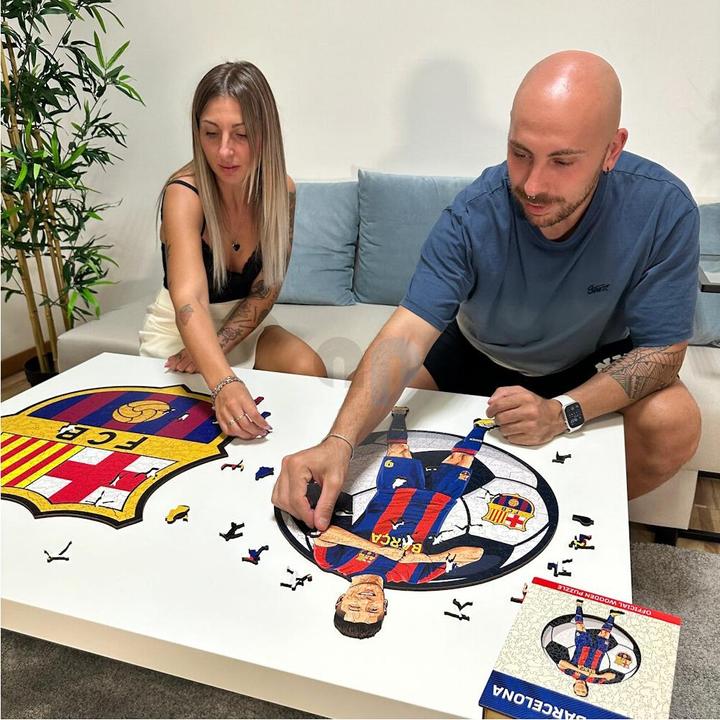 Image du produit Iconic FC Barcelone - Robert Lewandowski - puzzle en bois taille S (150 pièces) (150 pièces)