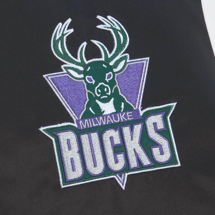 Image du produit Mitchell & Ness M&N Varsity Satin VEste - NBA Milwaukee Bucks (XL)