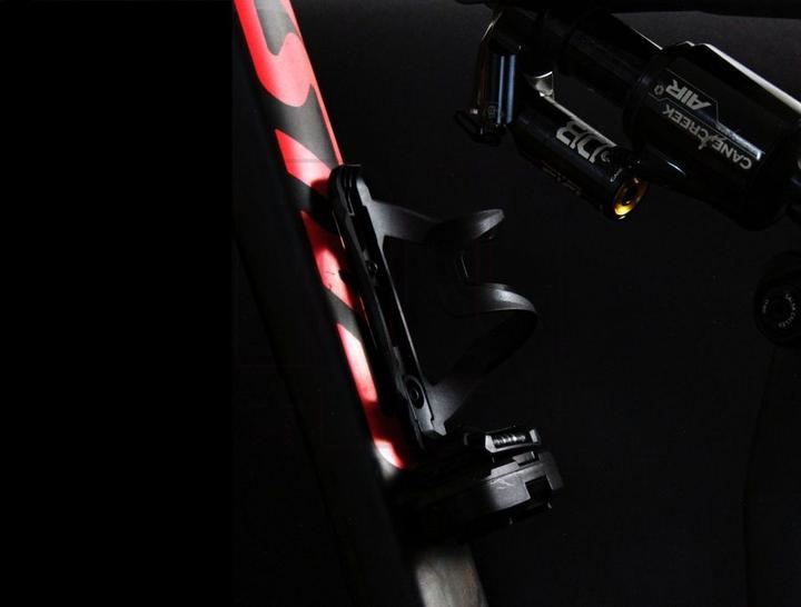 Produktbild NG Sports Cumeen Side Entry Flaschenhalter + Jeera Adapter + Multitool, black