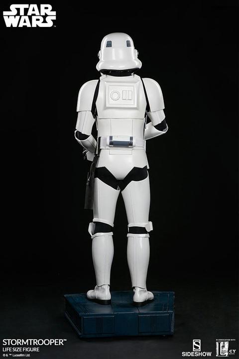 Actual product image Sideshow Star Wars Life-Size Statue Stormtrooper 198 cm