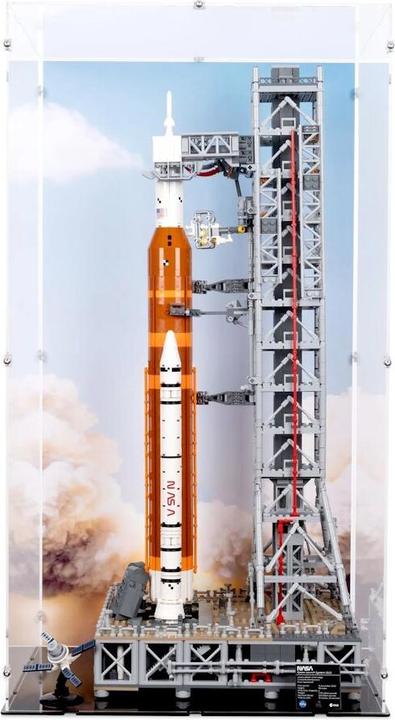 Image du produit iDisplayit Présentoir en acrylique pour LEGO® 10341 NASA Artemis Launch Pad (avec image d'arrière-plan)