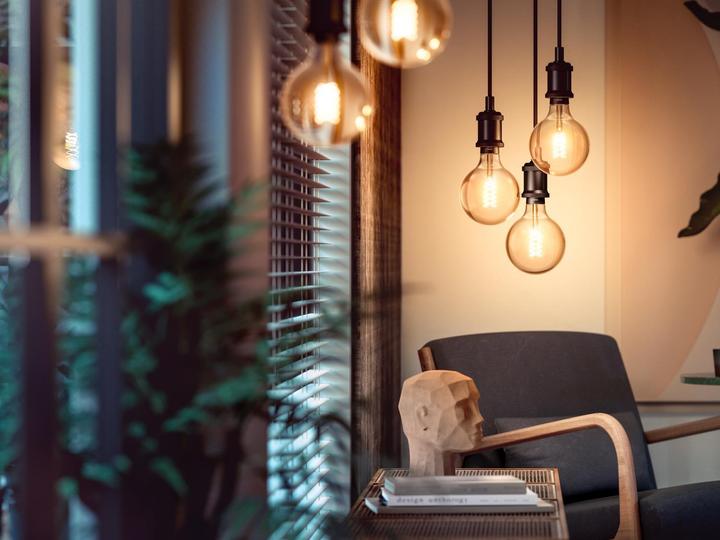 Produktbild Philips Hue White BT (E27, 7 W, 550 lm, 1 x, G)