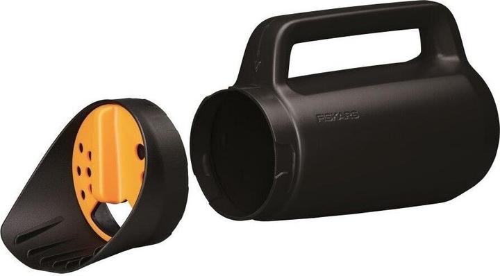 Actual product image Fiskars 1057076 Manual spreader