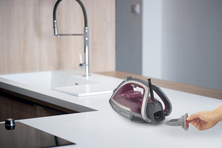 Actual product image Tefal Ultragliss Anti-Calc Plus FV6840E0 iron Steam iron 2800 W Purple, Silver (2800 W, 260 g/min)
