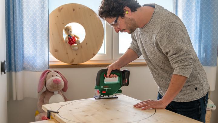 Produktbild Bosch Home & Garden UniversalSaw 18V-100