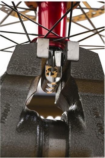 Produktbild VAR Spannblock RP-01400 zum Einspannen von Radachsen