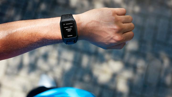 Produktbild TomTom SPARK Cardio + Music + Ohrhörer