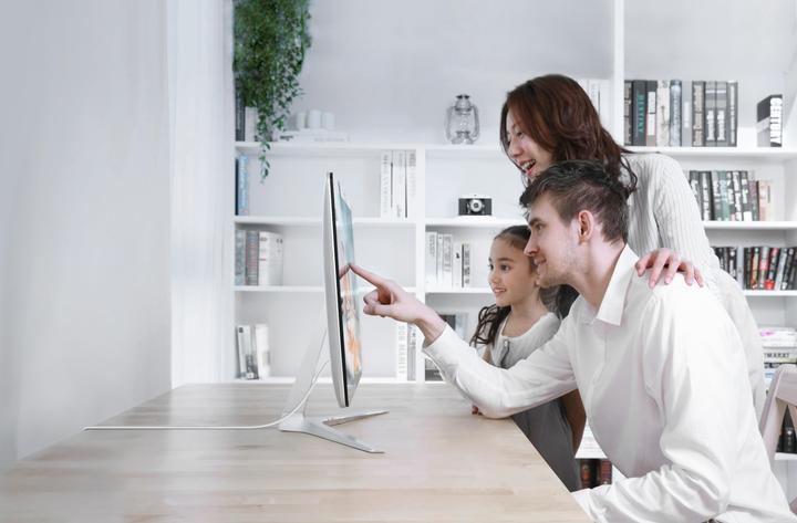 Produktbild Acer Aspire U27-880 - 256GB (DQ.B8REG.004) (Intel Core i7-7500U, 8 GB, 256 GB)