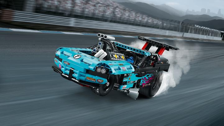 Actual product image LEGO Technic Drag Racer (42050, LEGO Technic)